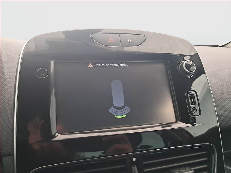 Renault Clio (2017) Limited 0.9 TCe, ČR,1.maj - fotka 19 z 20