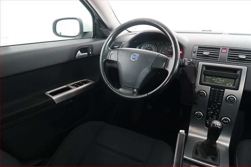 Volvo S40 (2008) 2.0 D, po STK, rezervace - fotka 7 z 15
