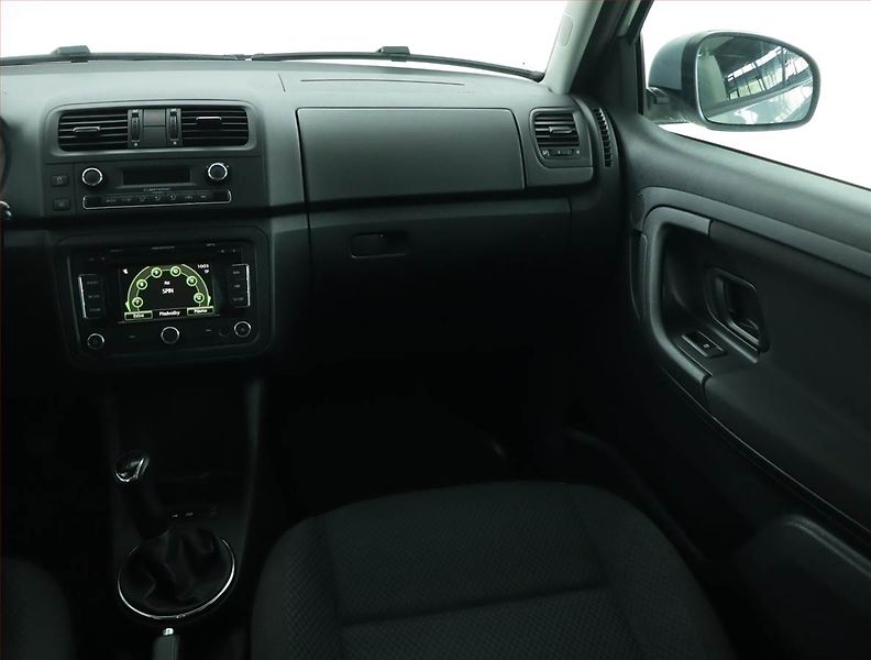 Škoda Fabia (2011) Ambiente 1.2 TSI, Serv.kniha - fotka 8 z 15