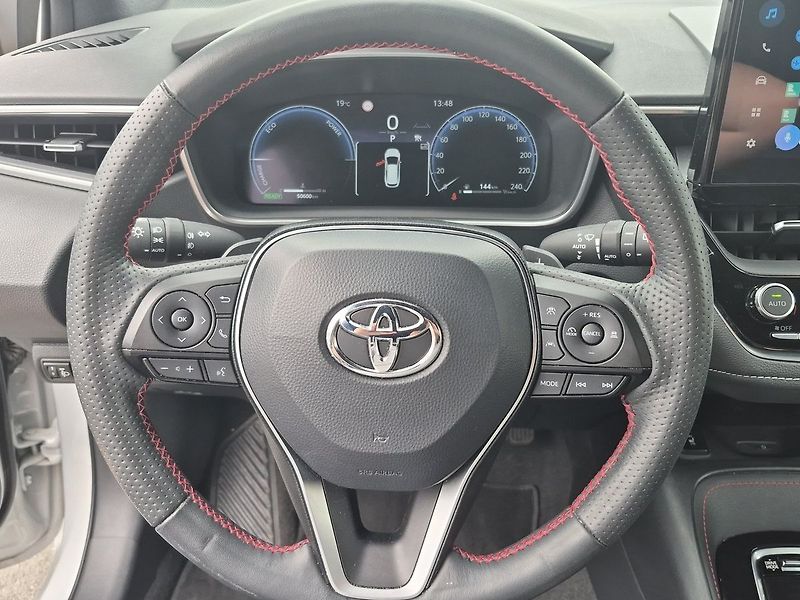 Toyota Corolla GR SPORT Dynamic 2.0 hybrid - fotka 13 z 25