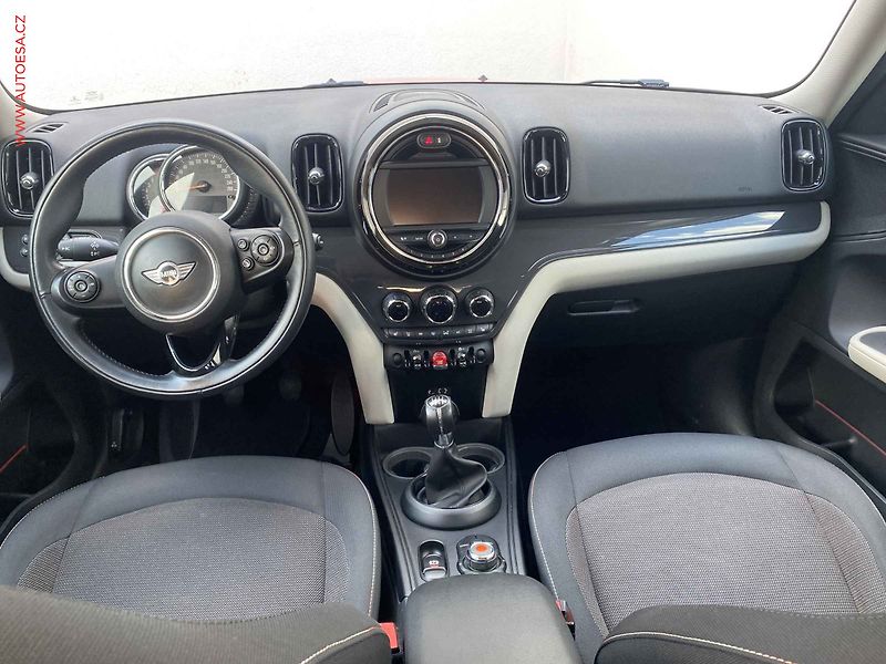 Mini Countryman (2017) 1.5i, ČR, servis.kniha, LED - fotka 8 z 17