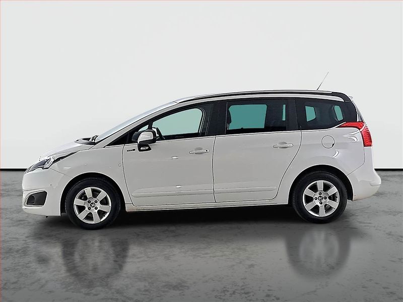 Peugeot 5008 (2016) 2.0 BlueHDi, ČR,1.maj, Navi - fotka 3 z 21