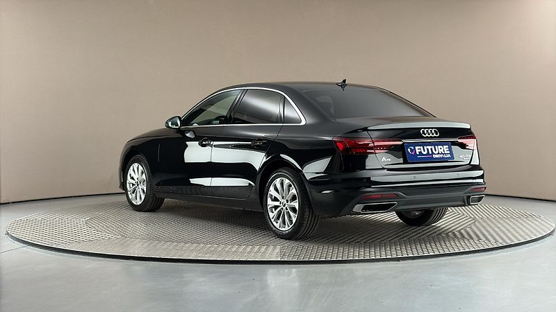 Audi A4 2.0 40TDI S Tronic Quattro - fotka 2 z 29
