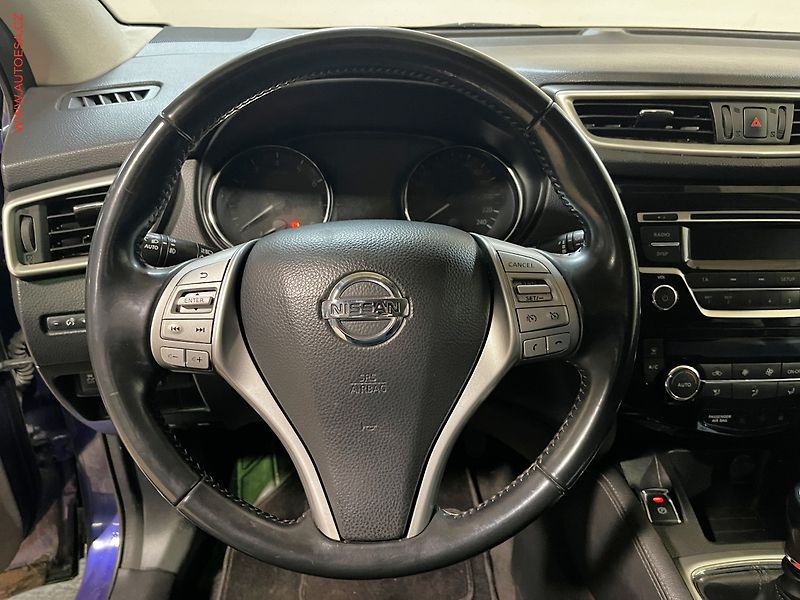 Nissan Qashqai (2014) 1.2 DIG-T, ČR, Acenta - fotka 14 z 16