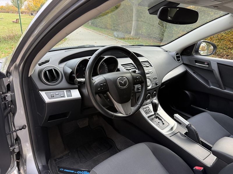 Mazda 3 2.0 Exclusive-Line AUTOMAT - fotka 26 z 33