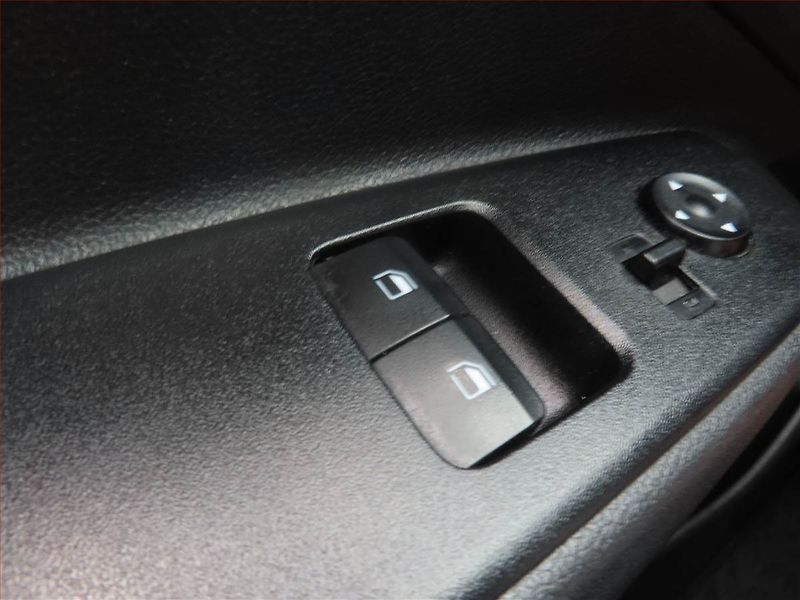 Hyundai i10 (2021) 1.0, Tempomat, Park. senzory - fotka 13 z 13