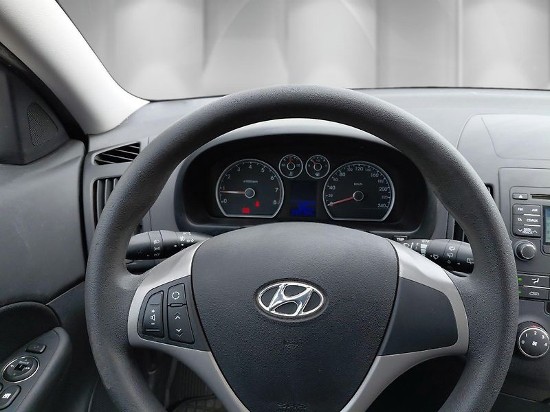 Hyundai i30 (2010) 1.4CVVT  - fotka 17 z 25