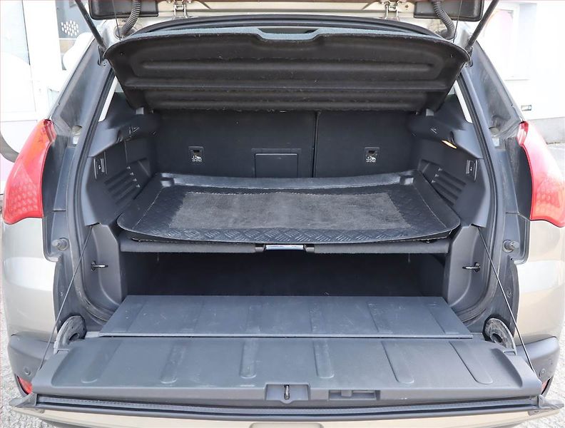 Peugeot 3008 (2011) 1.6 HDi, Serv.kniha, Tempomat - fotka 13 z 16