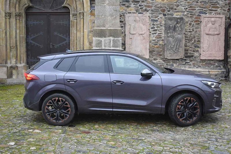 Cupra Terramar vyhoví rodinám i díky příjemným jízdním vlastnostem.