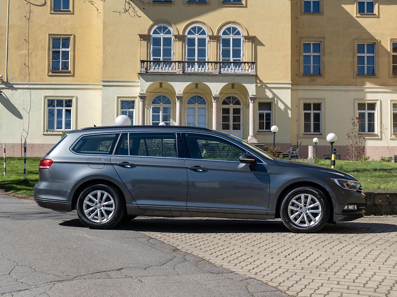 Volkswagen Passat 1.4 TSI 110 kW DSG Kamera Tažn - fotka 4 z 35