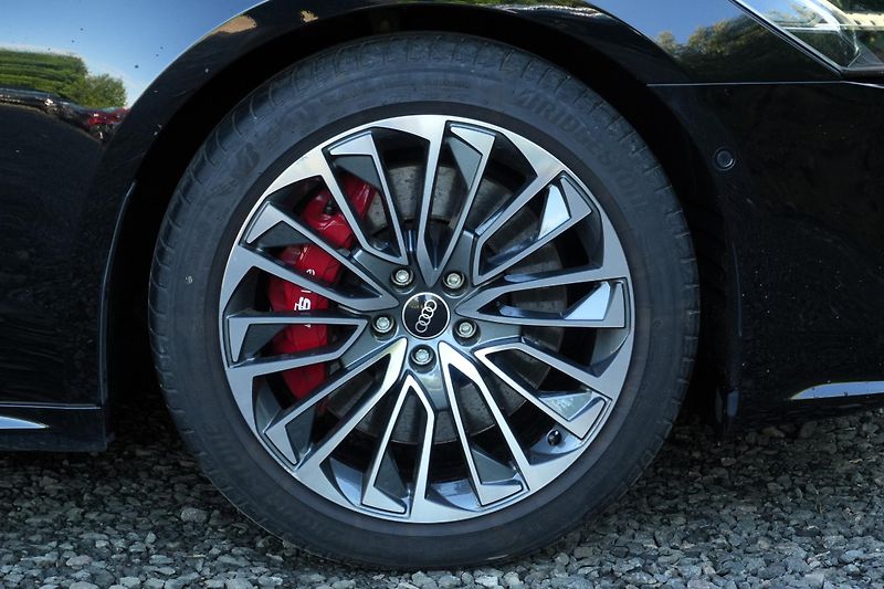Audi A7 55 TFSI e, Quattro, Tažné, B&O - fotka 12 z 42
