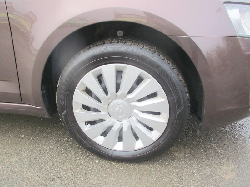 Škoda Octavia 1.2TSi 81kW AMB VÝHŘEV 2x PNEU - fotka 25 z 48