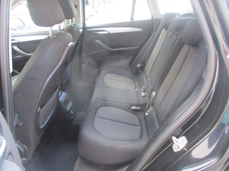 BMW X1 xDrive 18d nová TK - fotka 11 z 37
