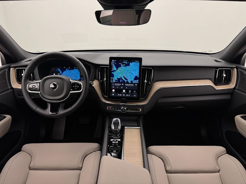 Volvo XC60 (2026) B5 AWD AUT BRIGHT PLUS  - fotka 2 z 70