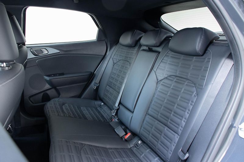 Kia XCeed 1.6 T-GDI GPF 7DCT TOP - fotka 14 z 16