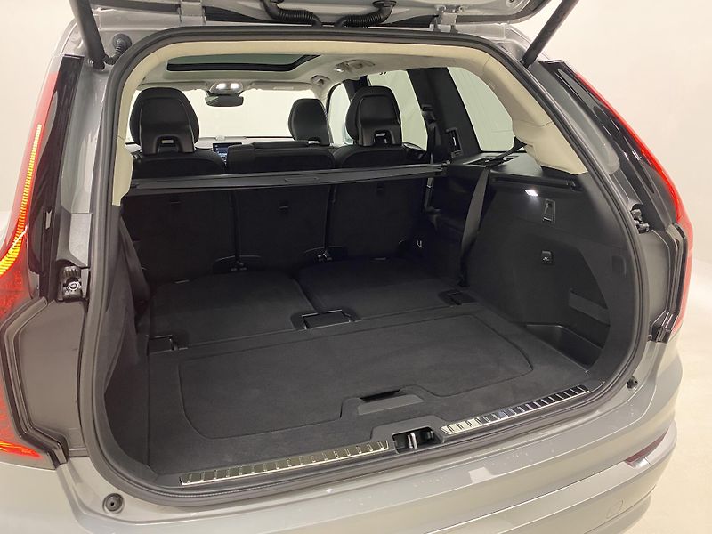 Volvo XC90 (2026) T8 AWD Plug-in BRIGHT ULTRA - fotka 5 z 75