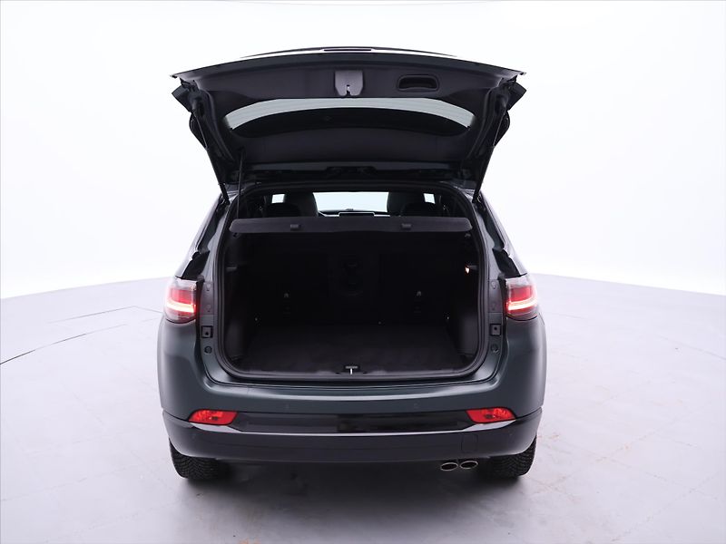 Jeep Compass 1,3 GSE 110kW 80th Anniversary - fotka 9 z 35
