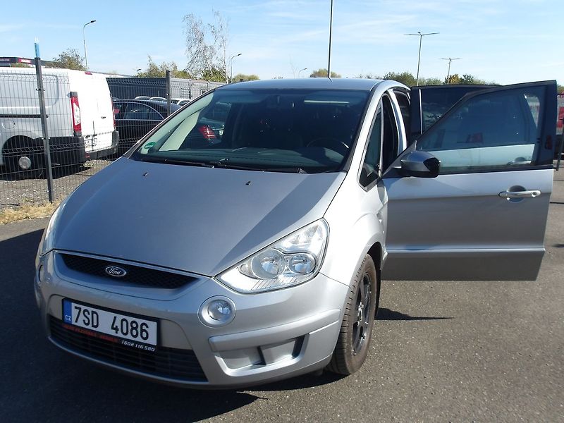 Ford S-MAX 2,0i 107kW ! KRASAVEC !!! - fotka 14 z 32