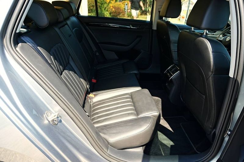 Škoda Superb (2017) L&K 2,0 TDI 140 kW - fotka 19 z 62