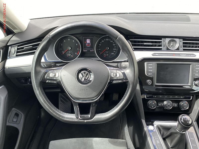 Volkswagen Passat (2015) 1.4 TSi, Highline, LED, navi - fotka 11 z 17