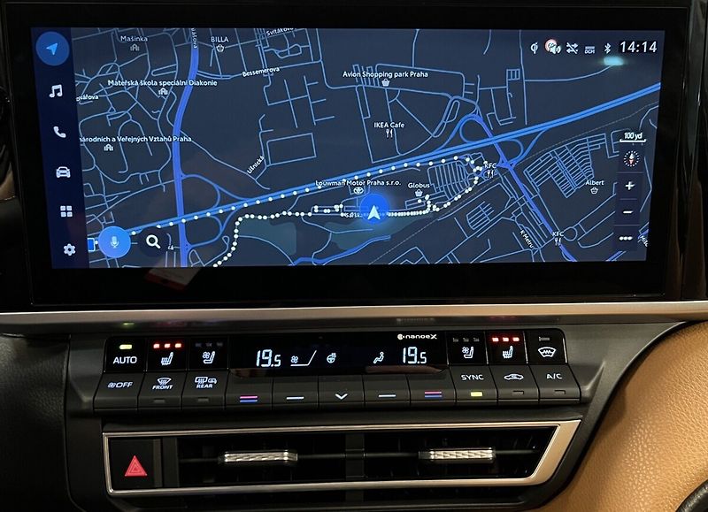 Toyota Camry 2.5 Hybrid AT EXECUTIVE - fotka 6 z 19