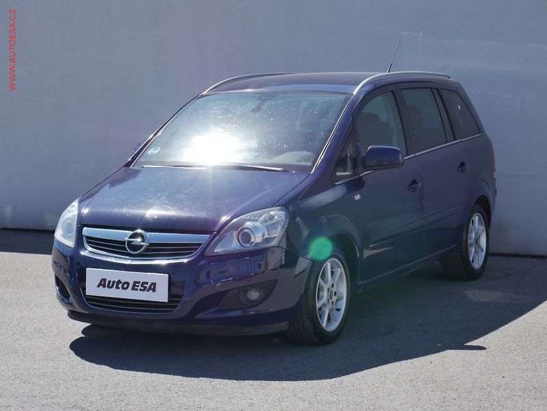 Opel Zafira (2012) 1.7CDTi, AC, temp, tažné - fotka 3 z 20