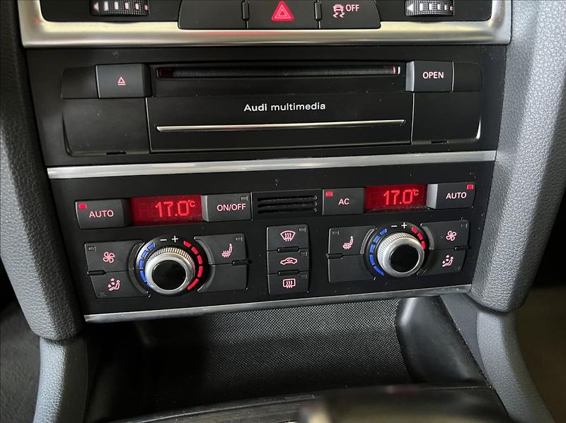 Audi Q7 3,0 TDi QUATTRO 7-MÍST - fotka 30 z 34