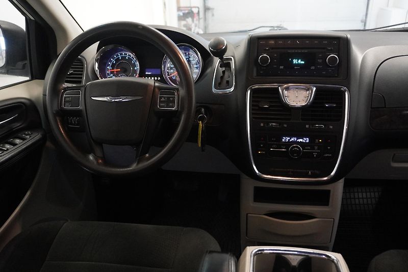 Chrysler Town & Country 3.6i TOWN&COUNTRY  4X4 AUTOMAT - fotka 19 z 36