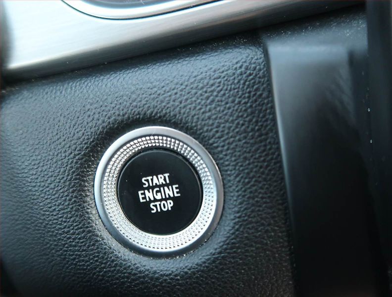 Renault Captur (2020) 1.3 TCe, Automat, Serv.kniha - fotka 16 z 19