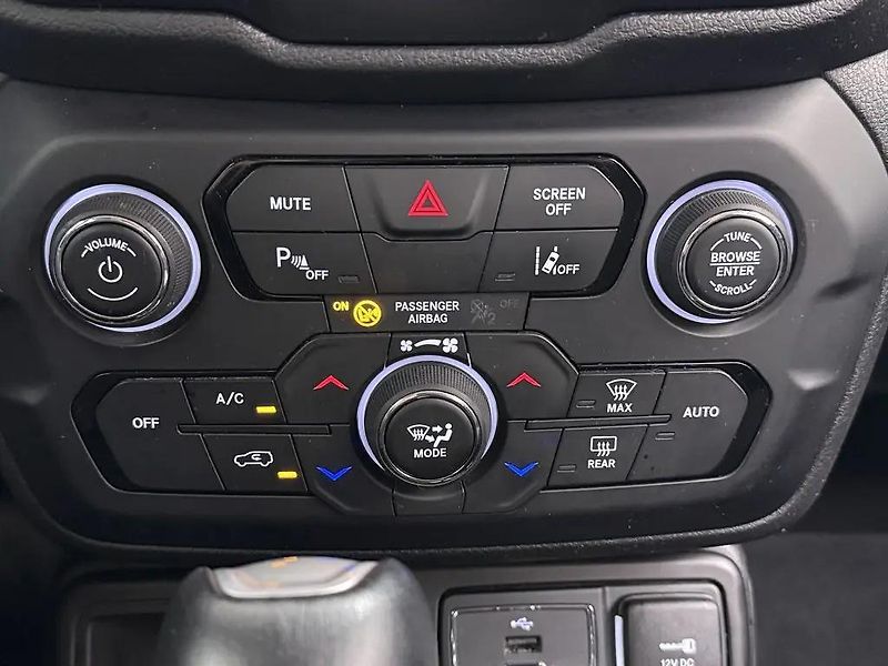 Jeep Renegade 1.5T MHEV T4 Aut. Limited DPH  - fotka 6 z 8