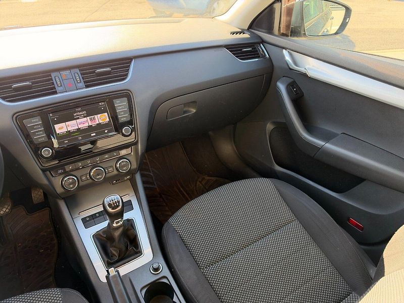 Škoda Octavia (2016) 1.6 TDI 81kW - fotka 15 z 35