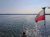 Po jezeru se lze projet i na vyhlídkové lodi