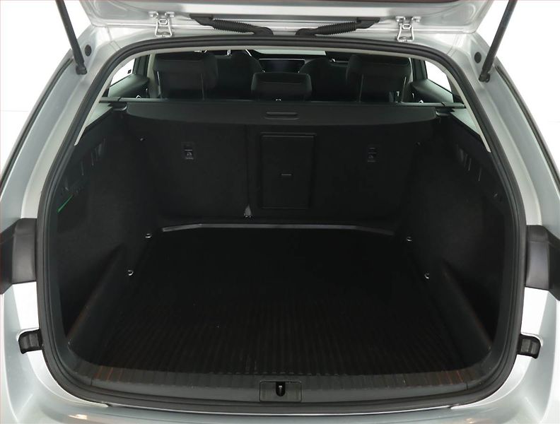 Škoda Octavia (2022) Ambition 2.0 TDI, ČR,1.maj - fotka 13 z 15