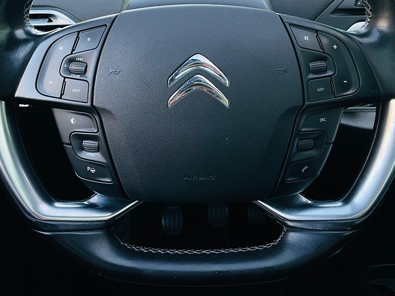 Citroën Grand C4 Picasso 2.0HDi MAN 7MÍST KAMERY TAŽNÉ - fotka 28 z 60