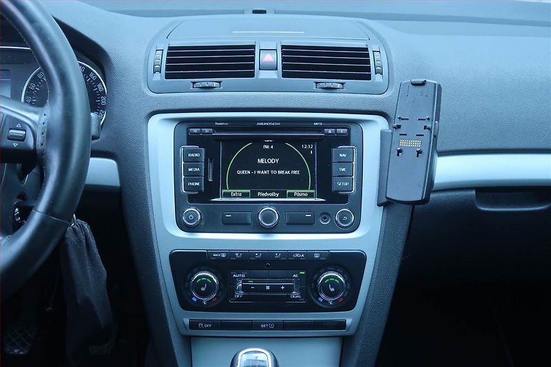 Škoda Octavia (2012) 2.0 TDI, Serv.kniha, Navi - fotka 12 z 19