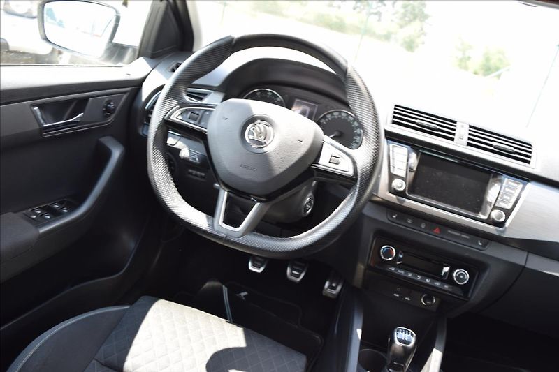 Škoda Fabia 1,2 TSI 66KW TOP VÝBAVA ALU - fotka 31 z 50