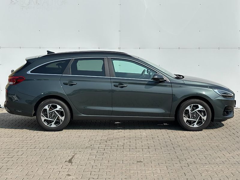 Hyundai i30 1.5 T-GDi 103kW DCT Style - fotka 8 z 28