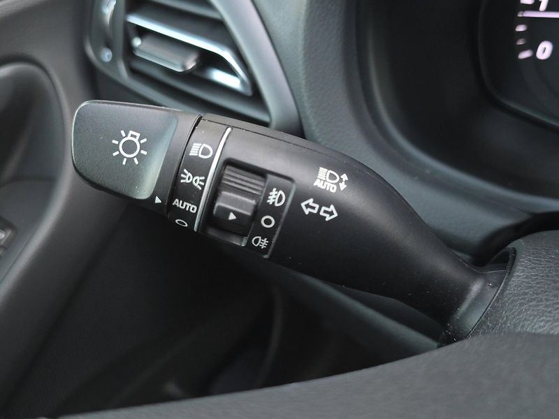Hyundai i30 (2022) Family Smart 1.5 T-GDi 118kW, - fotka 12 z 26