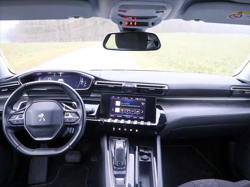 Peugeot 508 1,6 PureTech 133KW GTLINE - fotka 32 z 39