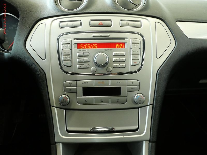 Ford Mondeo (2010) 2.0 TDCi, AC, TZ - fotka 13 z 22