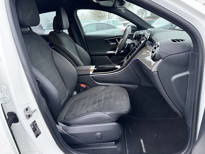 Mercedes-Benz GLC 220 d AMG 4MATIC kupé - fotka 10 z 31
