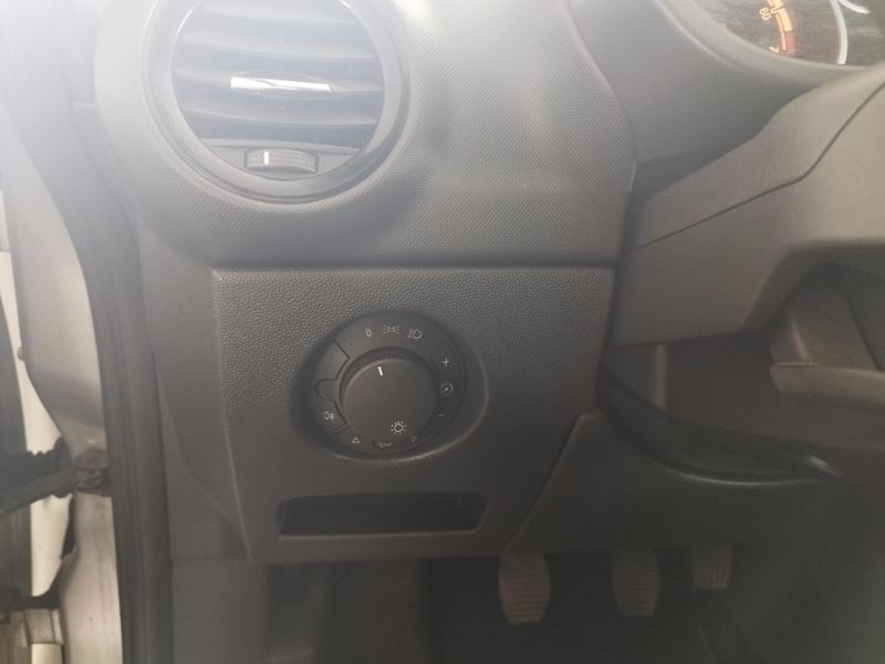 Opel Corsa (2008) 1,4I,66KW,KLIMA,SERVISKA - fotka 18 z 23