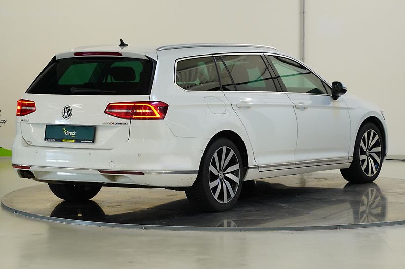 Volkswagen Passat - fotka 2 z 28
