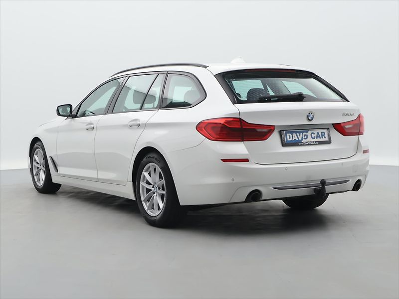 BMW Řada 5 3,0 530d 195kW Aut. Sport Line - fotka 5 z 31