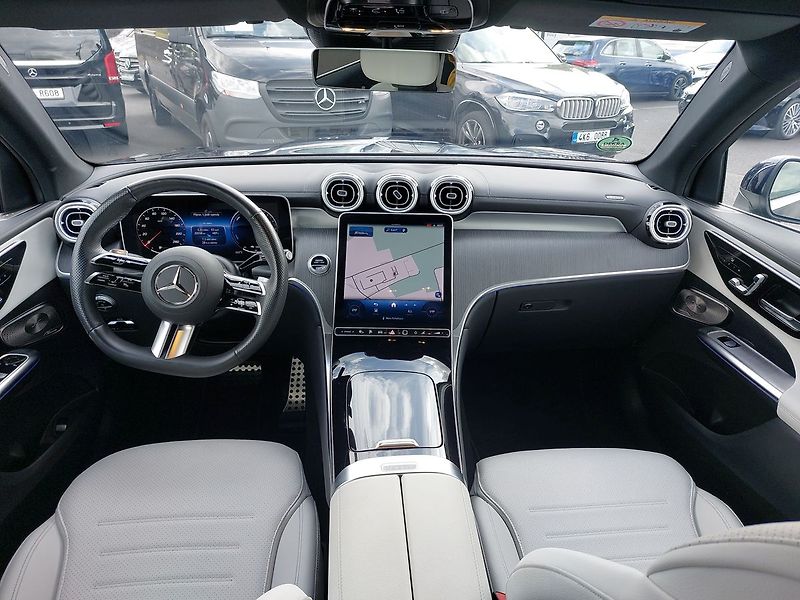 Mercedes-Benz GLC 300de AMG 4Matic - fotka 16 z 26