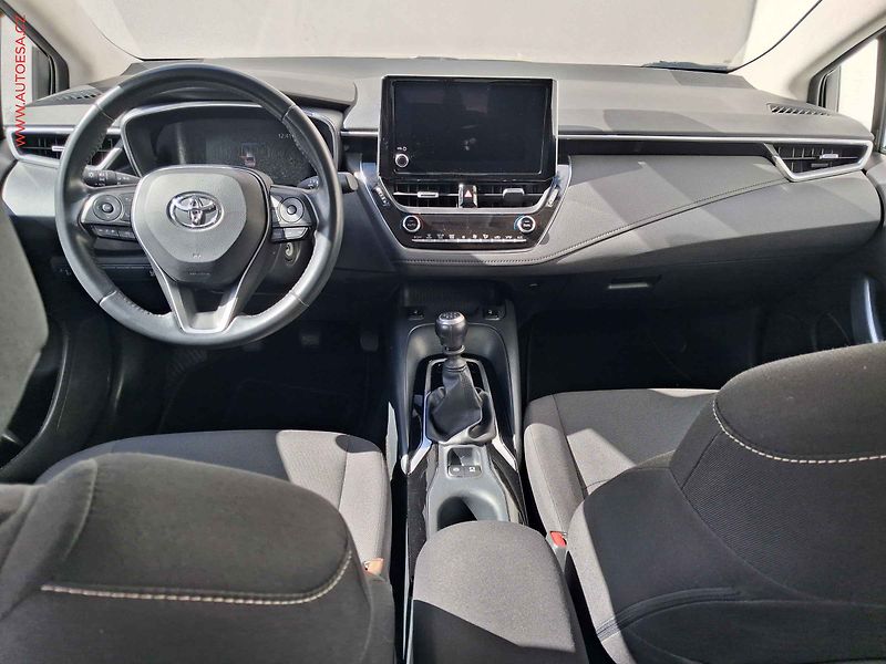 Toyota Corolla (2023) 1.5i, 1.maj,ČR, Dynamic, LED - fotka 8 z 20