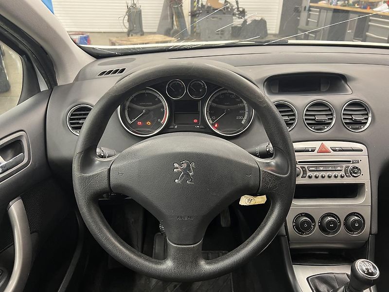 Peugeot 308 1.6HDi 68kW - fotka 17 z 17
