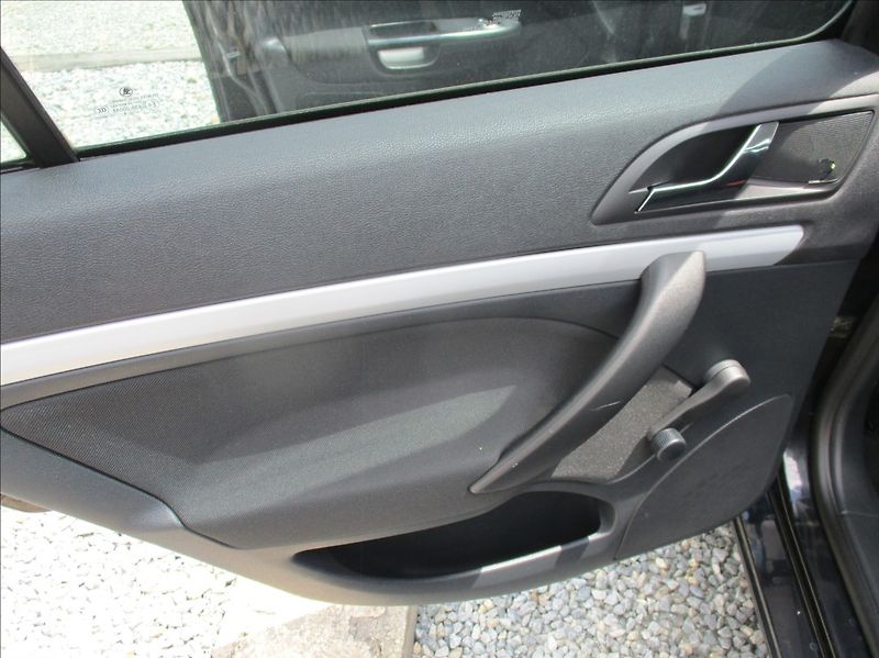 Škoda Octavia 1,6 MPI, aut.klima,serviska, - fotka 10 z 28