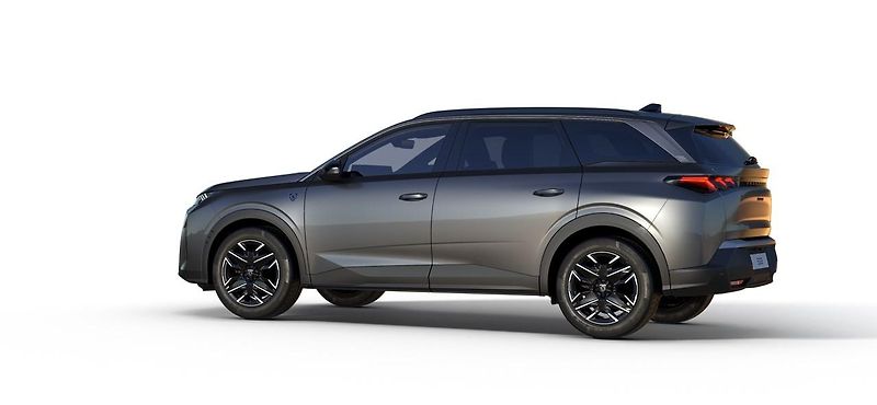 Peugeot 5008 (2026) GT Hybrid 145 e-DCS6 - fotka 4 z 10
