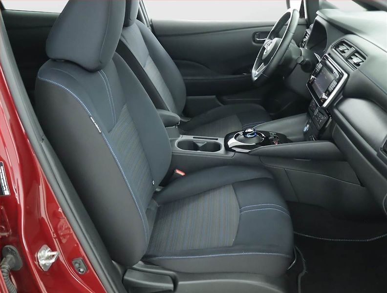 Nissan Leaf (2019) 40 kWh, SoH 88%, Automat - fotka 9 z 17